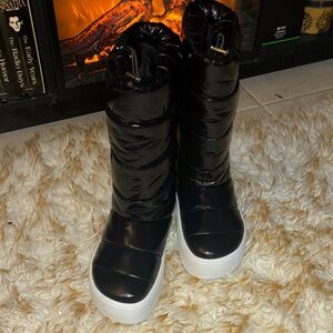 Black Snow Boots
